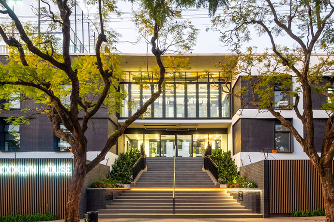 City outside, tranquility inside with our lighting solution