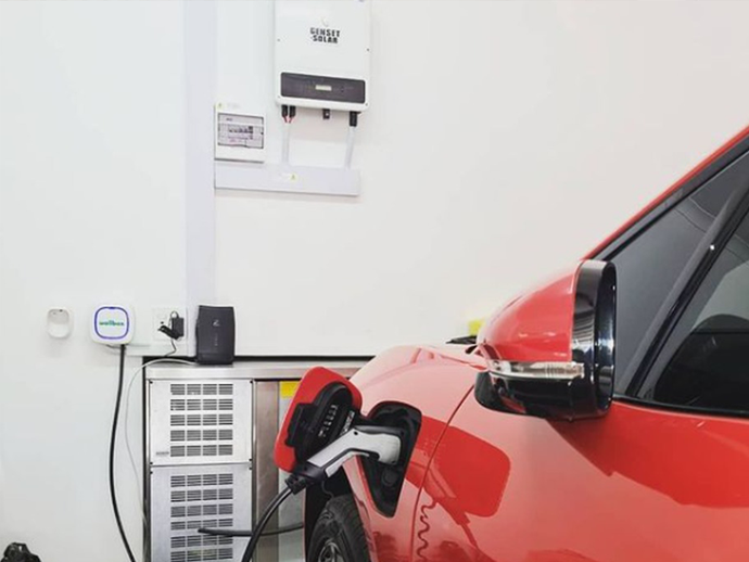 Hilton homeowner uses the sun to power their electric vehicle