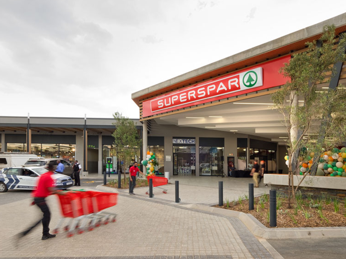 Automated facade lighting for shopping centre